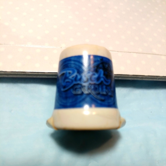 Vintage Busch Gardens Ceramic Thimble NWT - Picture 4 of 7